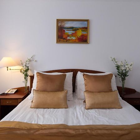Fonte Hotel Дьор Екстериор снимка