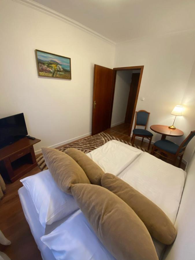 Fonte Hotel Дьор Екстериор снимка