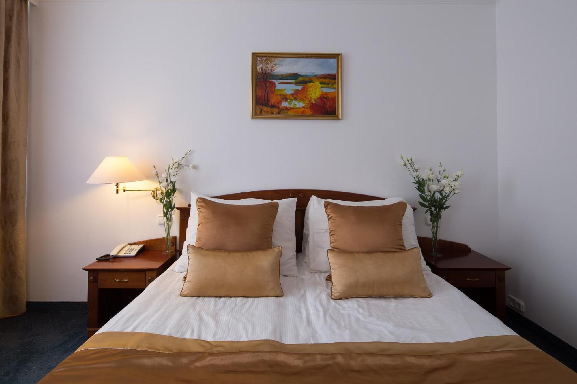 Fonte Hotel Дьор Екстериор снимка