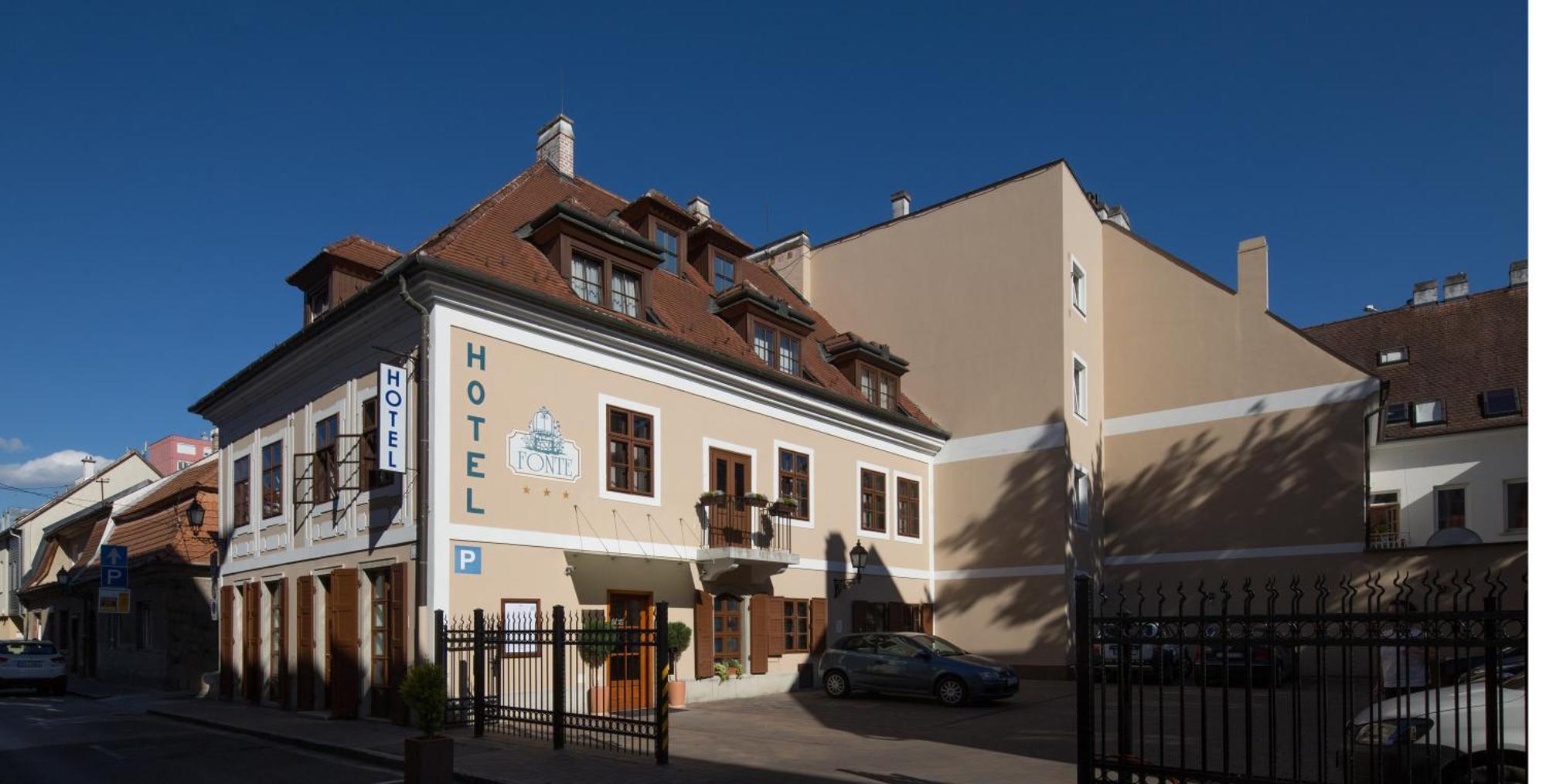 Fonte Hotel Дьор Екстериор снимка
