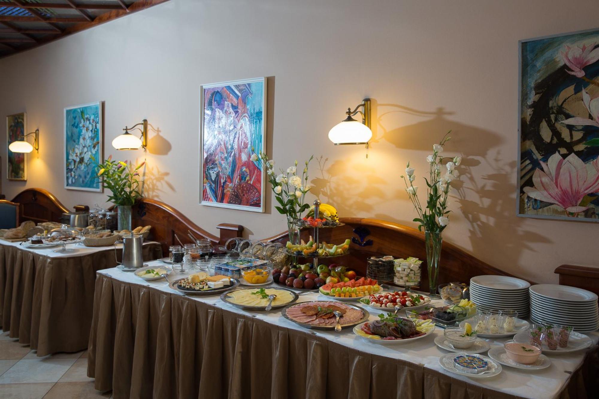 Fonte Hotel Дьор Екстериор снимка