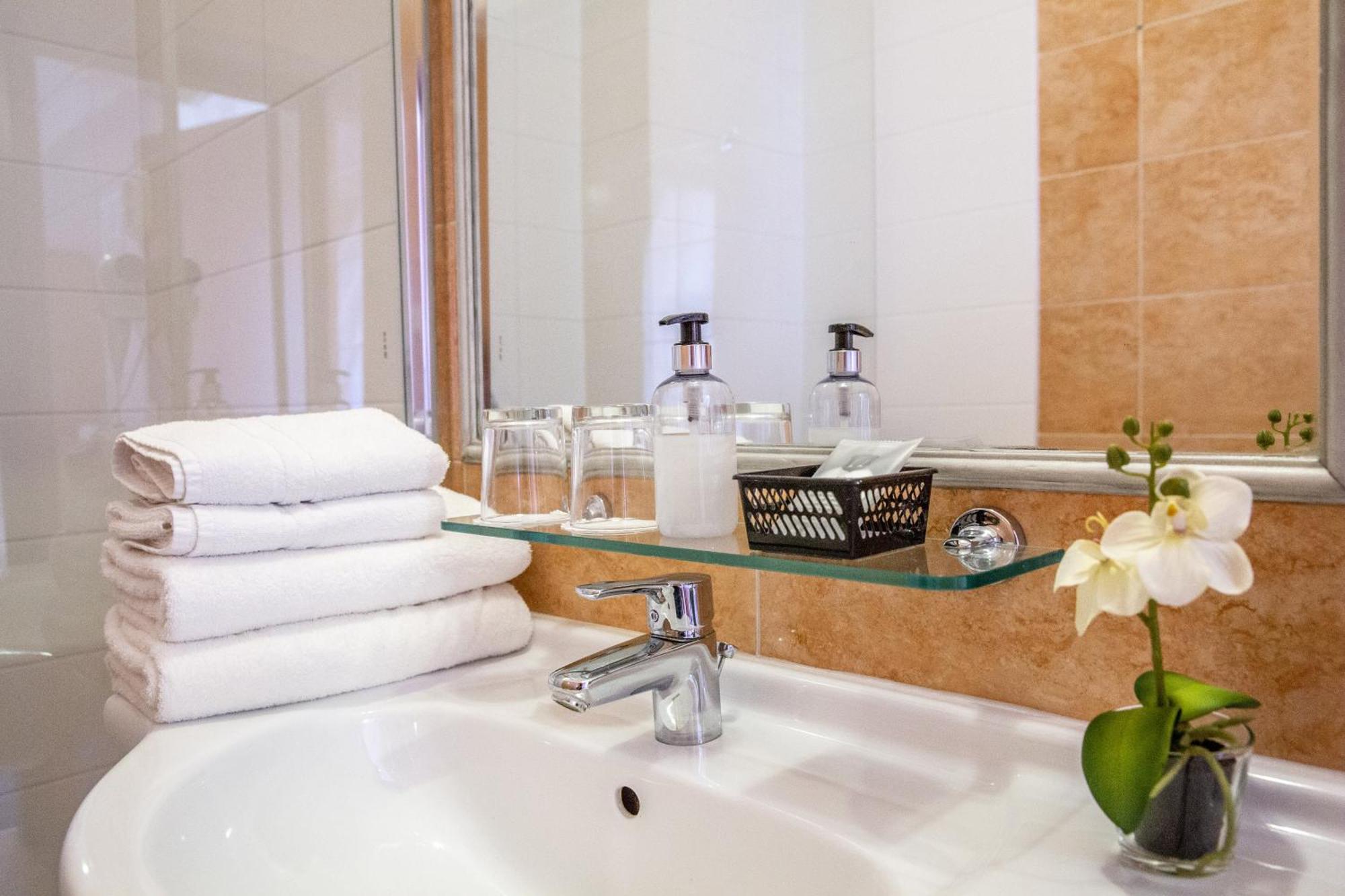 Fonte Hotel Дьор Екстериор снимка