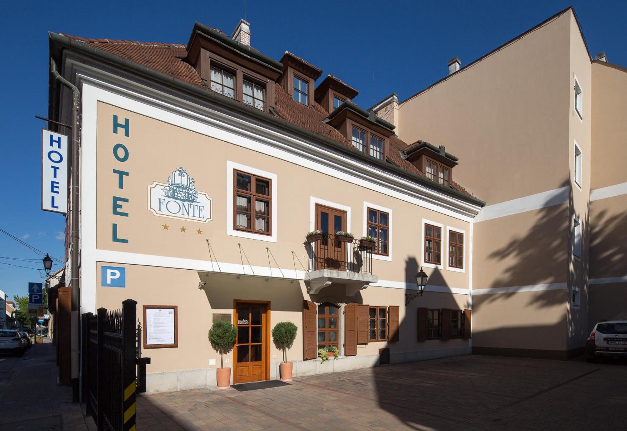 Fonte Hotel Дьор Екстериор снимка