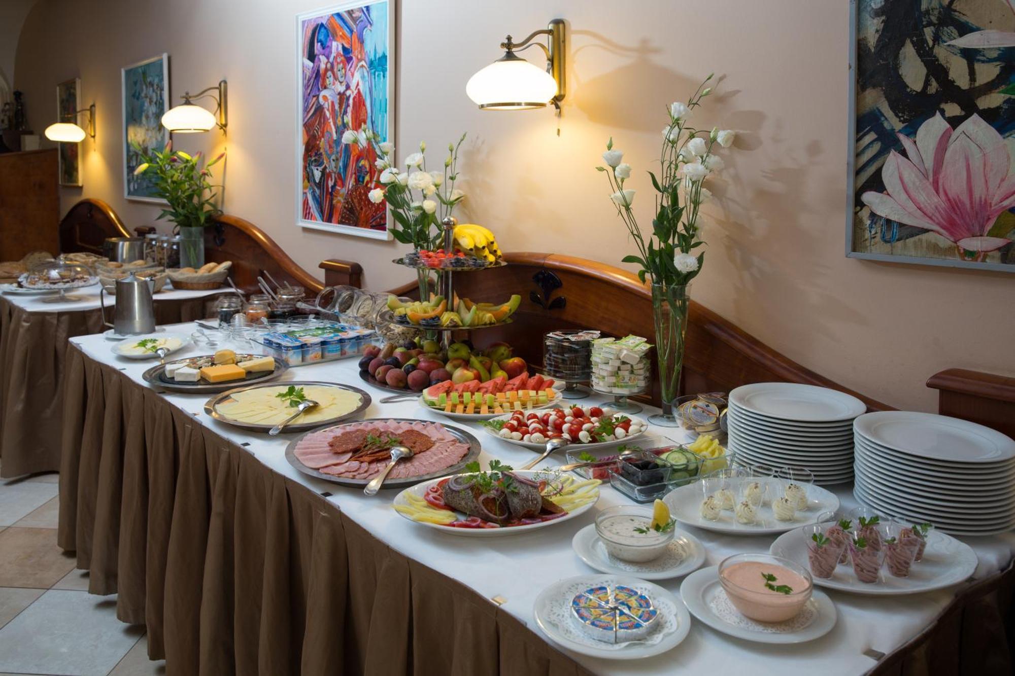 Fonte Hotel Дьор Екстериор снимка