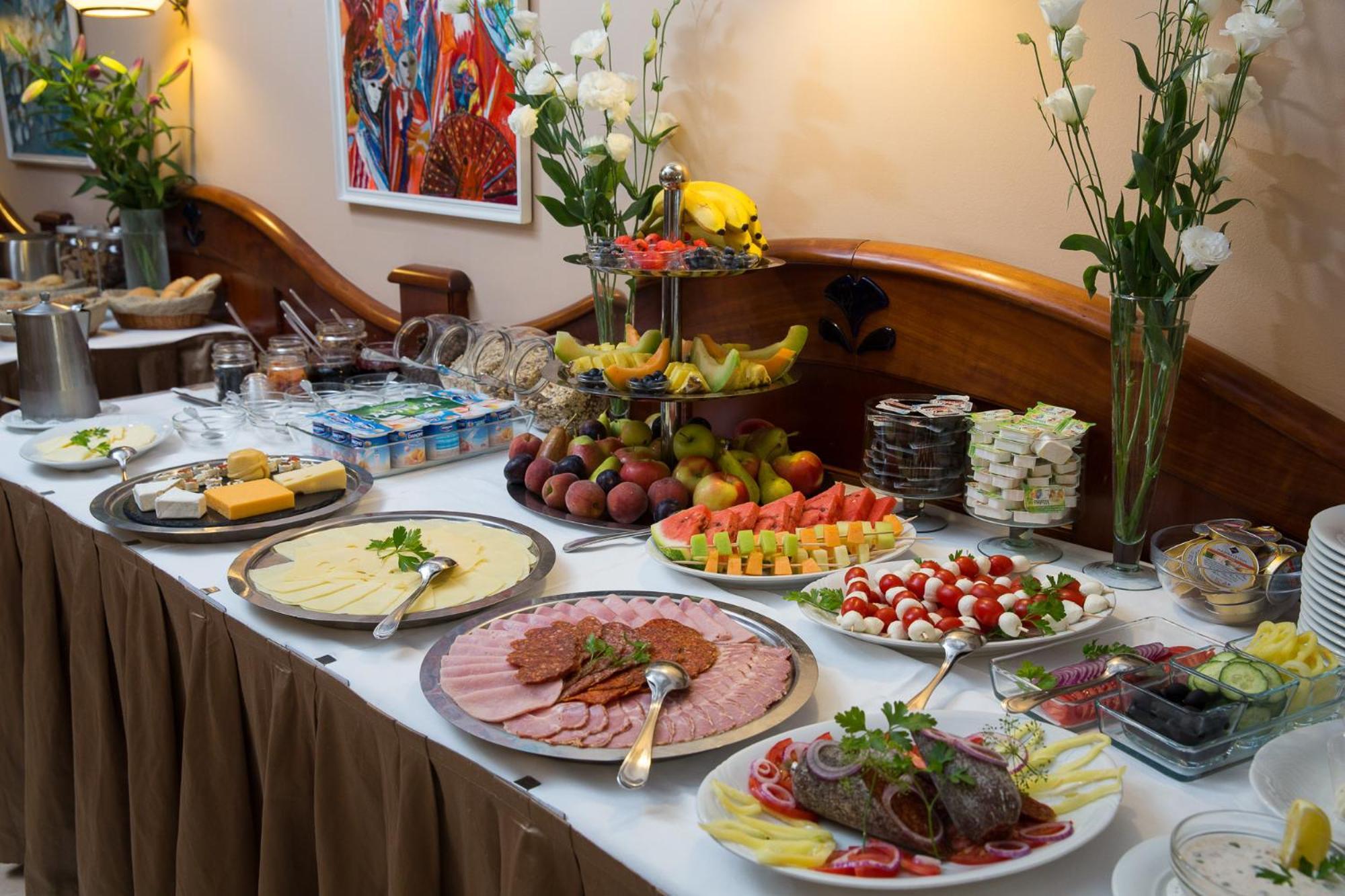 Fonte Hotel Дьор Екстериор снимка