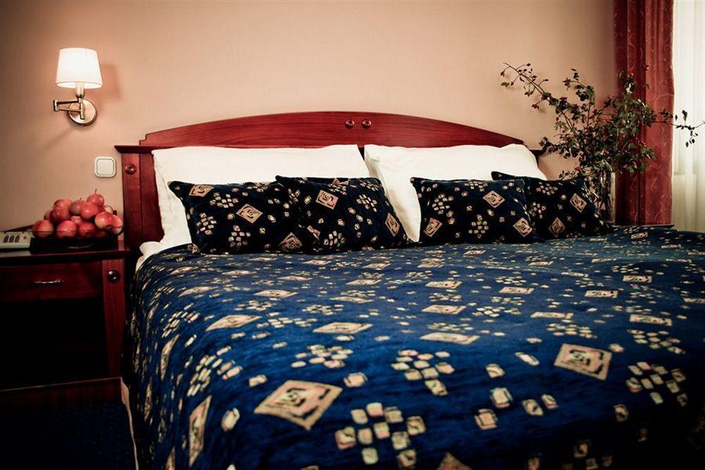 Fonte Hotel Дьор Екстериор снимка