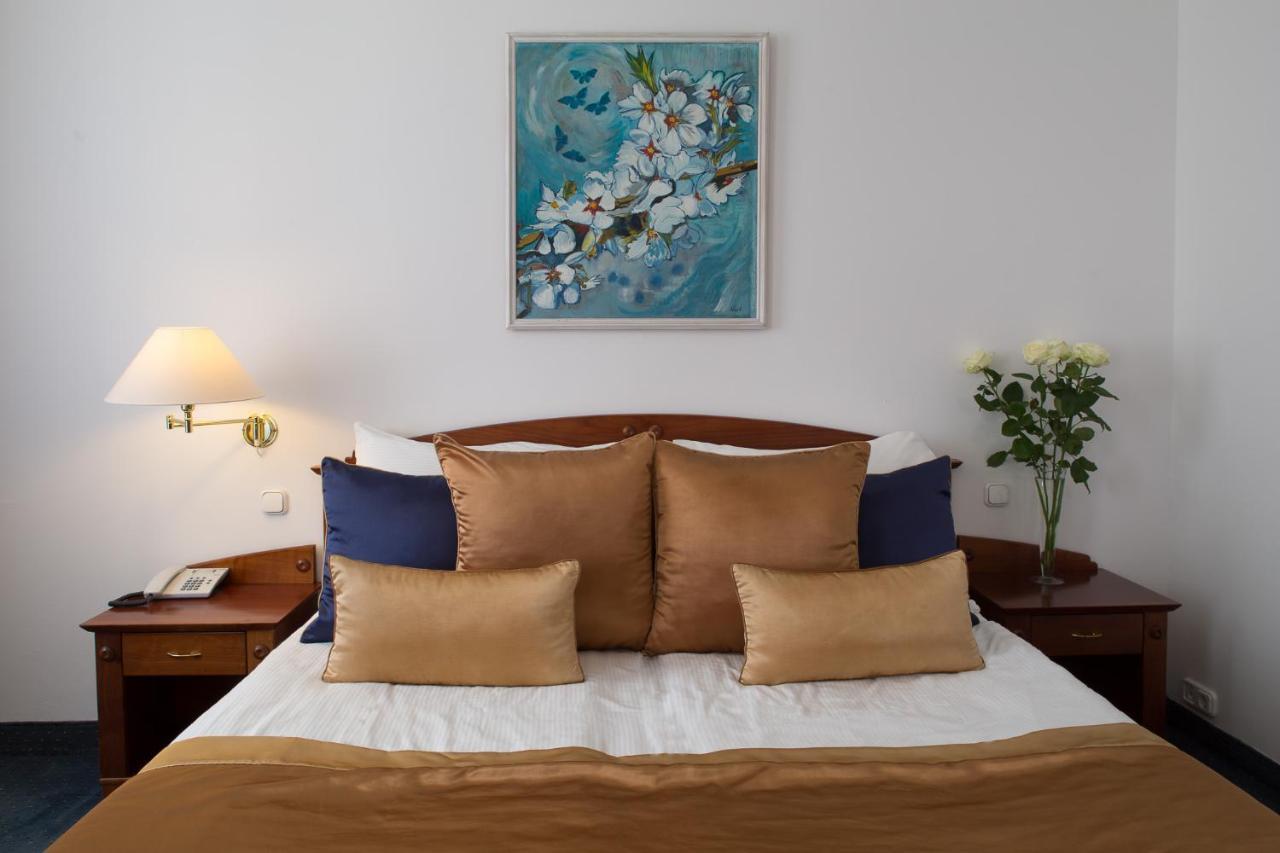 Fonte Hotel Дьор Екстериор снимка