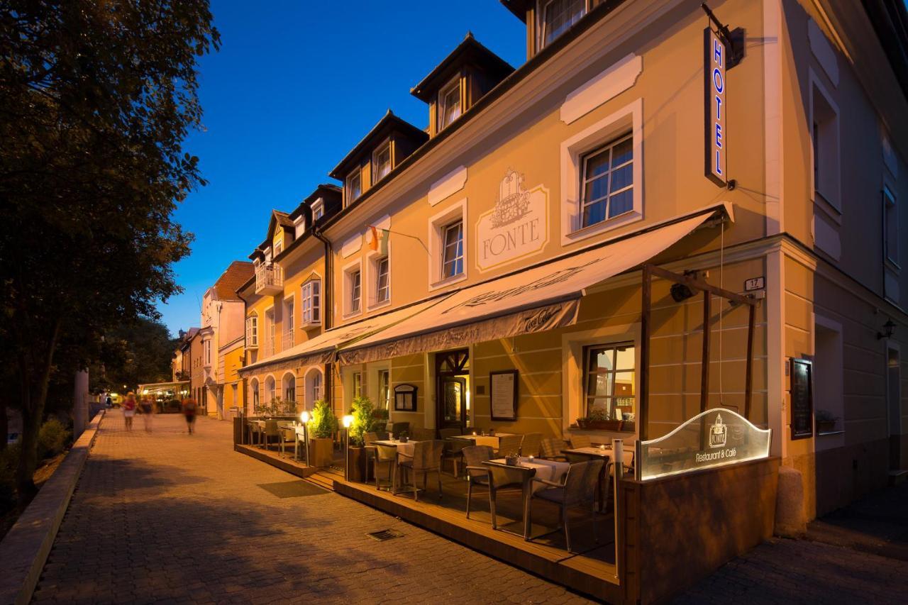 Fonte Hotel Дьор Екстериор снимка