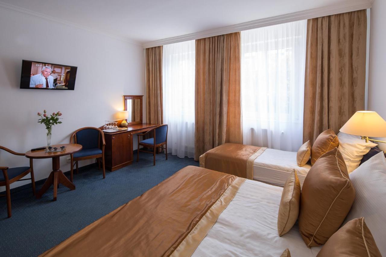 Fonte Hotel Дьор Екстериор снимка