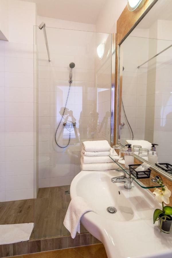 Fonte Hotel Дьор Екстериор снимка