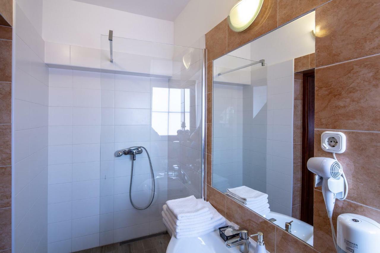 Fonte Hotel Дьор Екстериор снимка